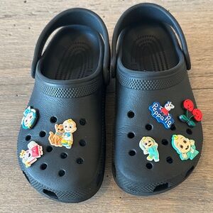 Crocs with Peppa Pig and Cocomelon Jibbits